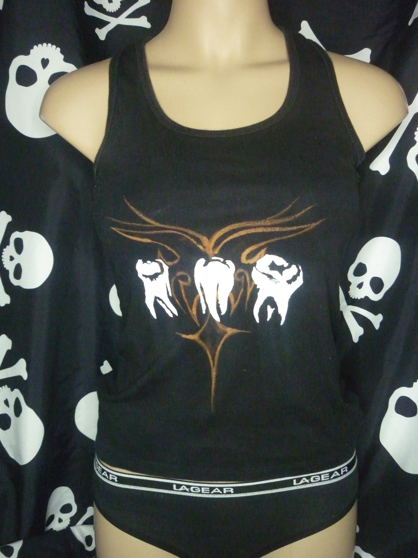 Hand drawn teeth top